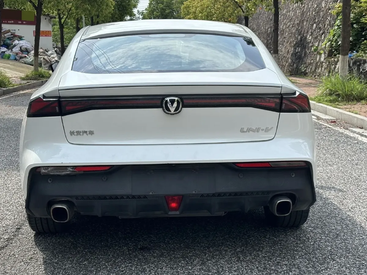 2022 ChangAn UNI-V 1.5T 188HP L4 7DCT,autocango,china used car exporter,china ev exporter,chinese used car exporter,chinese used ev exporter