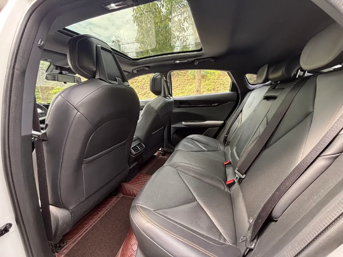 2022 ChangAn UNI-V 1.5T 188HP L4 7DCT,autocango,china used car exporter,china ev exporter,chinese used car exporter,chinese used ev exporter