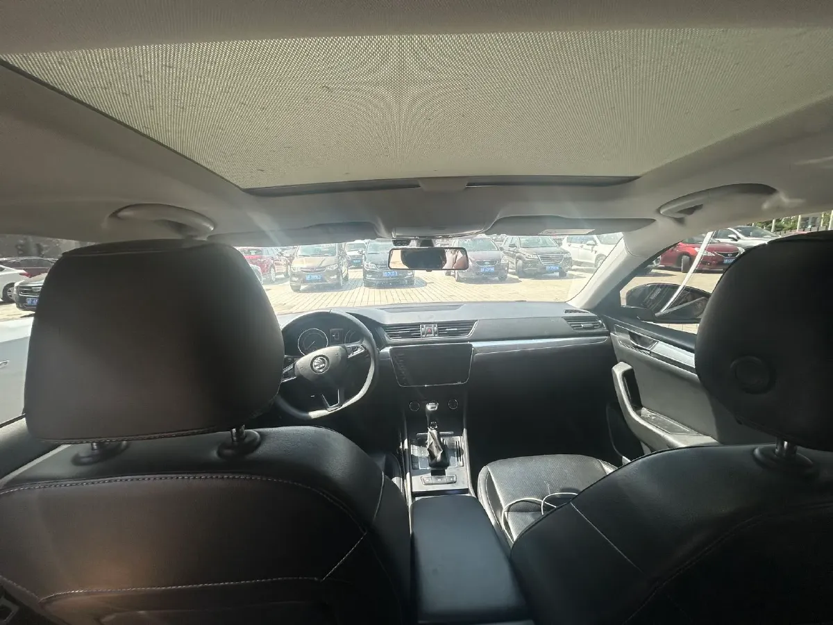 2019 Skoda Superb 1.4T 150HP L4 7DCT,autocango,china used car exporter,china ev exporter,chinese used car exporter,chinese used ev exporter