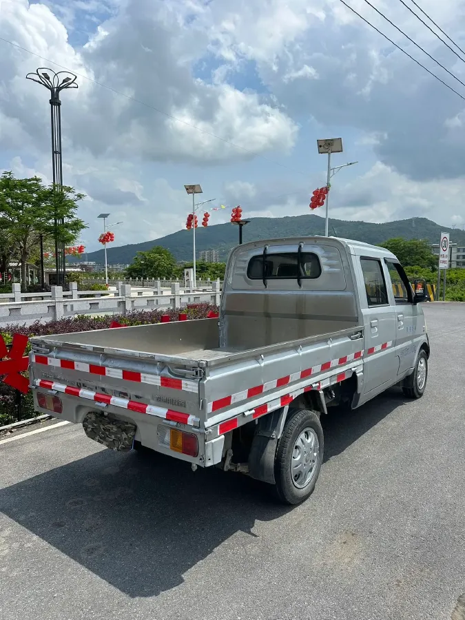 2018 WuLing RongGuang New Truck 1.5L 107HP L4 5MT,autocango,china used car exporter,china ev exporter,chinese used car exporter,chinese used ev exporter