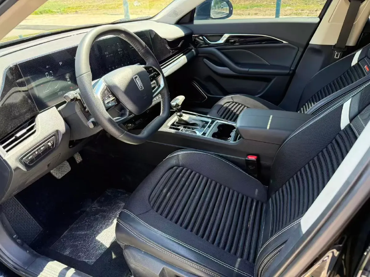 2022 Bestune B70 1.5T 169HP L4 7DCT,autocango,china used car exporter,china ev exporter,chinese used car exporter,chinese used ev exporter