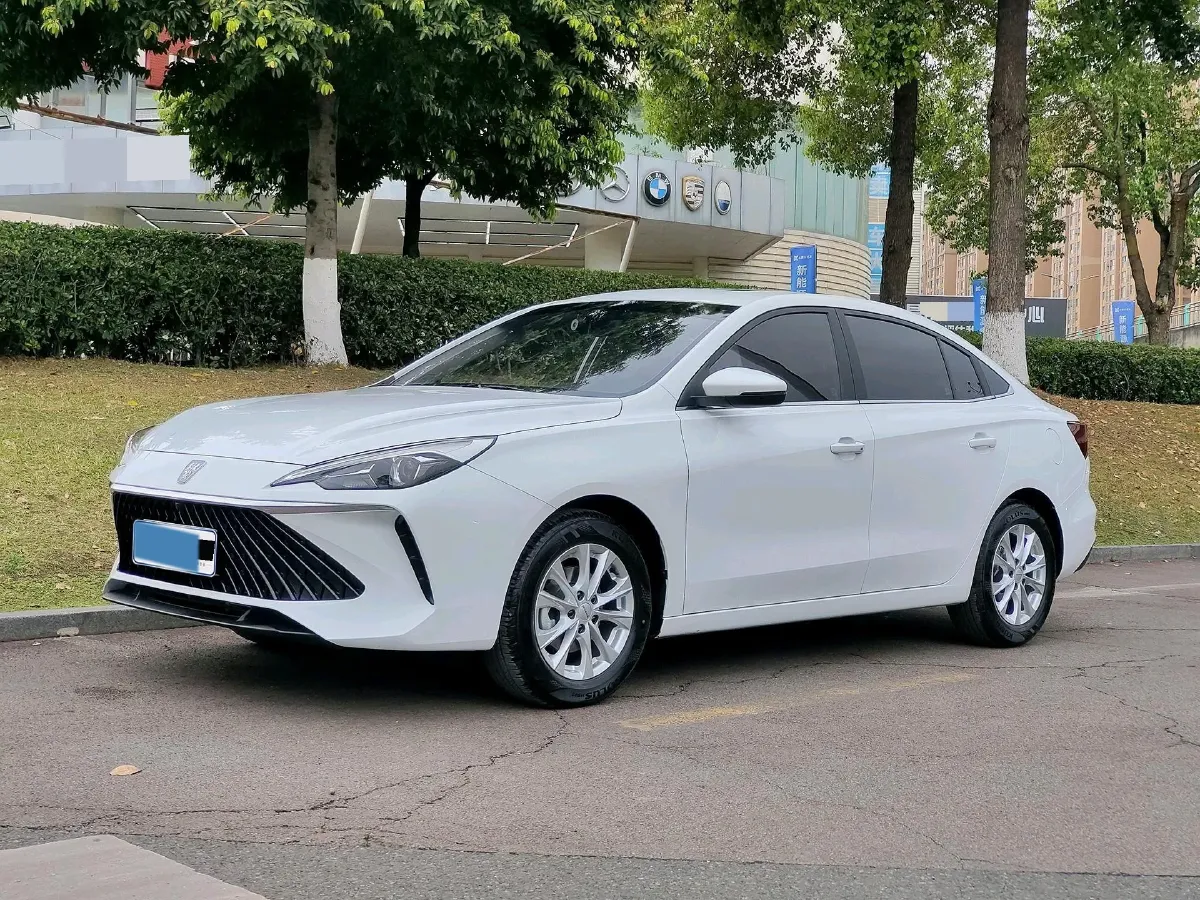 2023 Roewe i5 1.5L 129HP L4 CVT,autocango,china used car exporter,china ev exporter,chinese used car exporter,chinese used ev exporter