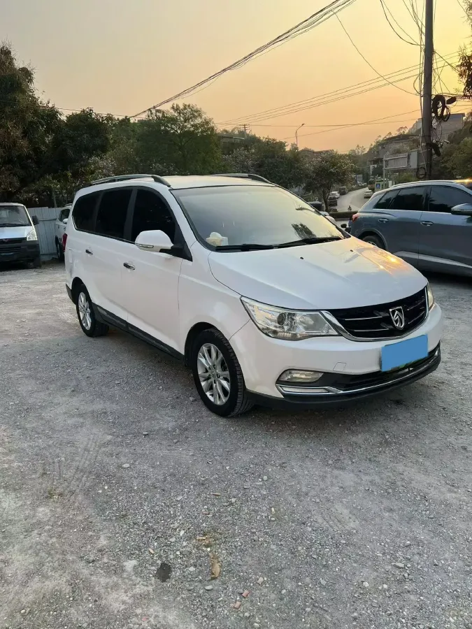 2016 BaoJun 730 1.5L 112HP L4 5MT,autocango,china used car exporter,china ev exporter,chinese used car exporter,chinese used ev exporter