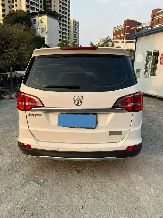 2016 BaoJun 730 1.5L 112HP L4 5MT,autocango,china used car exporter,china ev exporter,chinese used car exporter,chinese used ev exporter