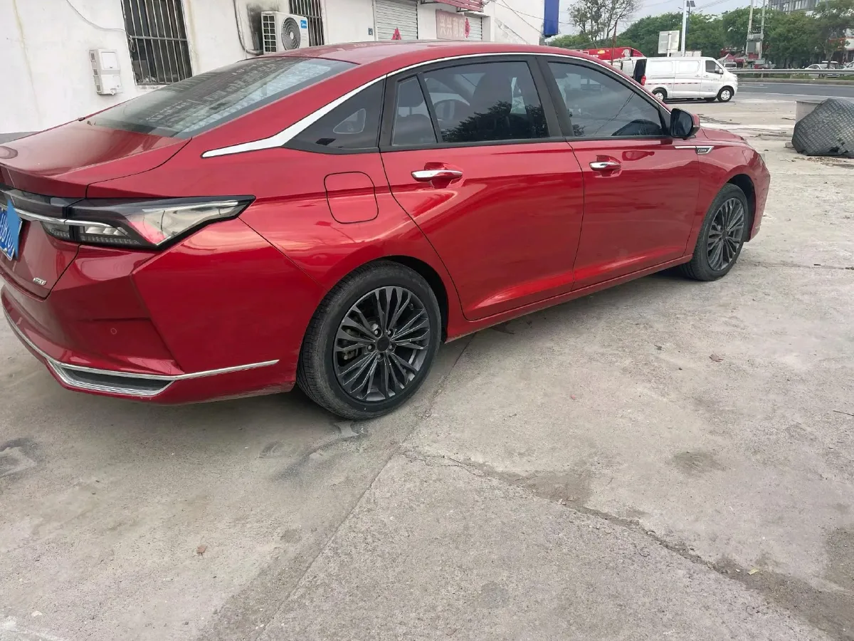2021 DongFeng Aeolus YiXuan MAX 1.5T 190HP L4 7DCT,autocango,china used car exporter,china ev exporter,chinese used car exporter,chinese used ev exporter