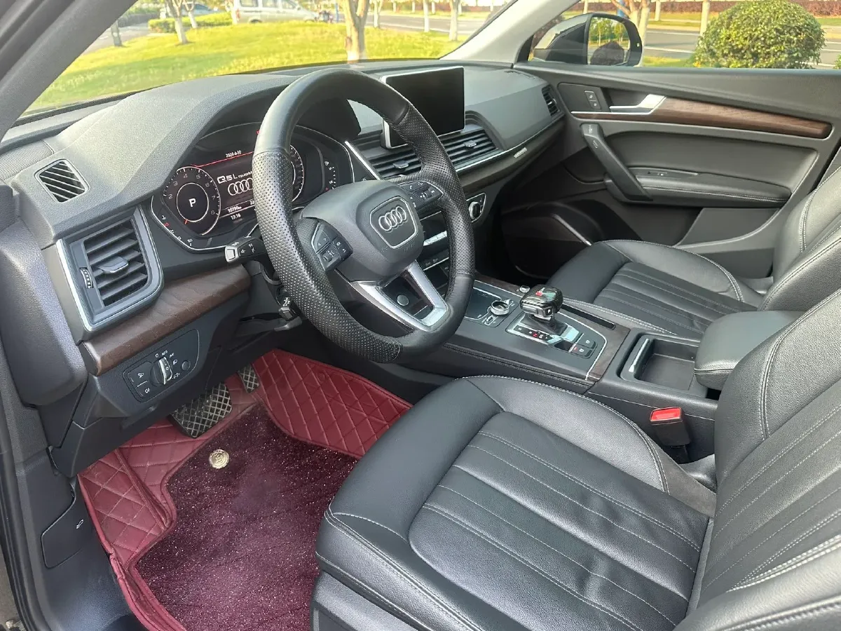 2020 Audi Q5L 2.0T 190HP L4 7DCT,autocango,china used car exporter,china ev exporter,chinese used car exporter,chinese used ev exporter