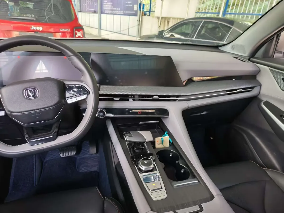 2022 ChangAn CS75 Plus 1.5T 178HP L4 6AT,autocango,china used car exporter,china ev exporter,chinese used car exporter,chinese used ev exporter