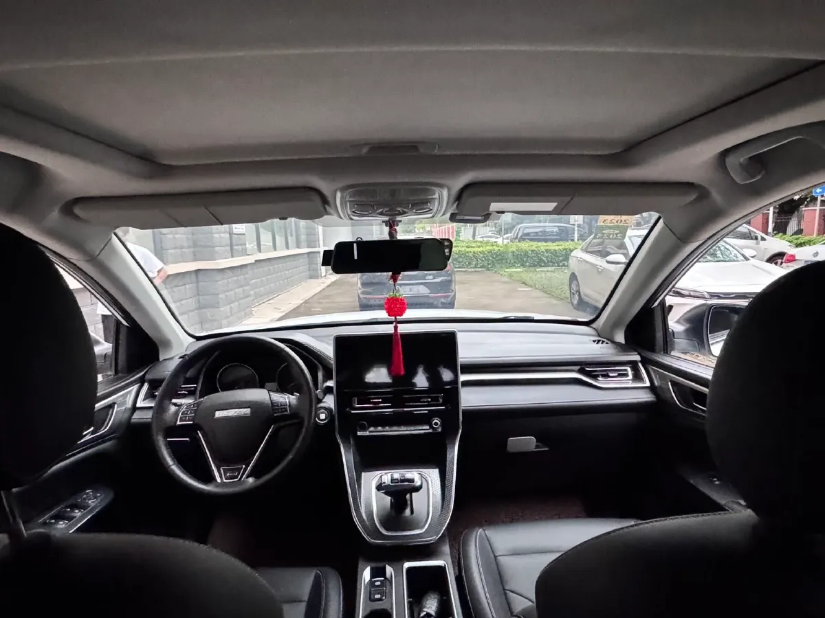 2021 Haval M6 1.5T 150HP L4 7DCT,autocango,china used car exporter,china ev exporter,chinese used car exporter,chinese used ev exporter