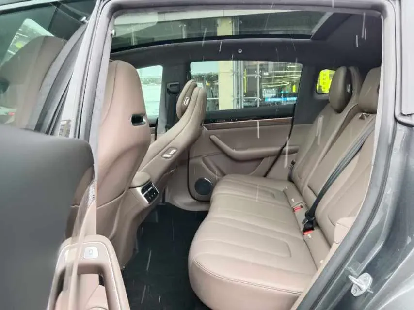 2025 Luxeed R7 REEV 156HP REEV 37KWH,autocango,china used car exporter,china ev exporter,chinese used car exporter,chinese used ev exporter