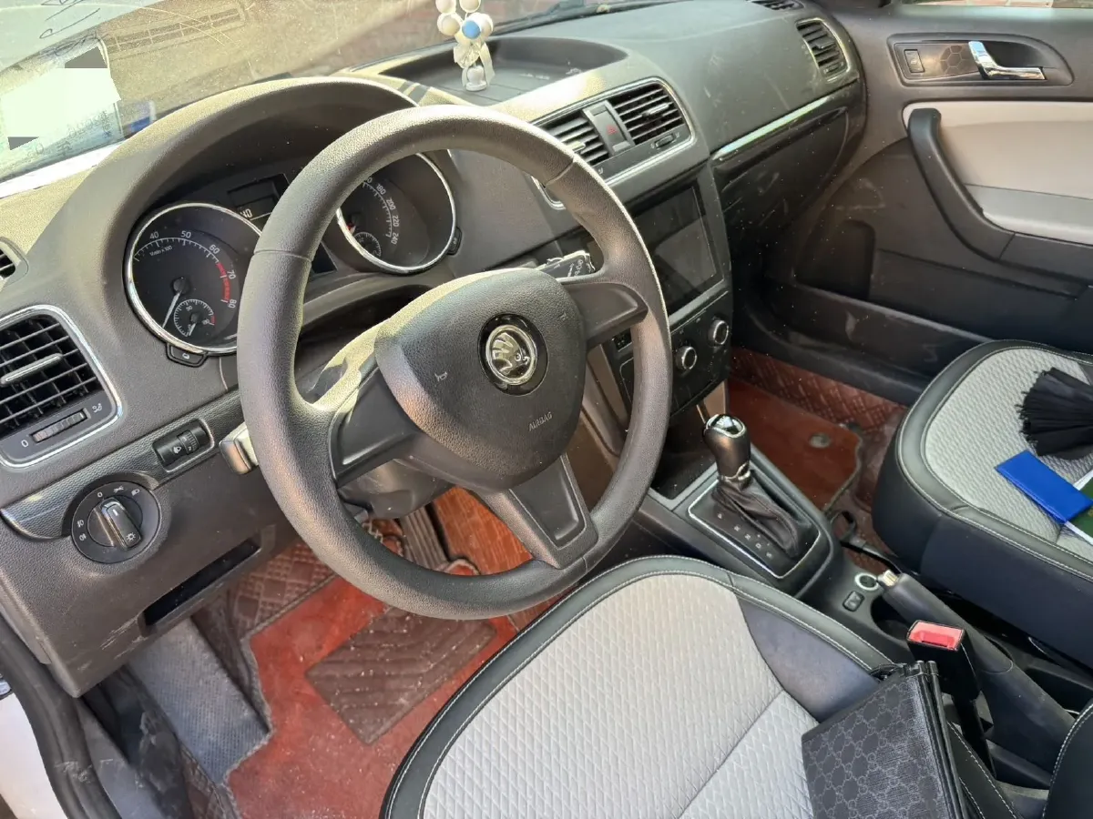 2017 Skoda Yeti 1.4T 150HP L4 7DCT,autocango,china used car exporter,china ev exporter,chinese used car exporter,chinese used ev exporter