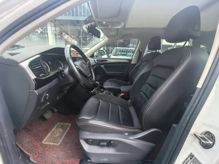 2019 Jeep Cherokee 2.0T 234HP L4 9AT,autocango,china used car exporter,china ev exporter,chinese used car exporter,chinese used ev exporter