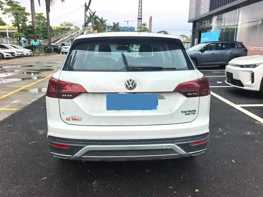 2019 Jeep Cherokee 2.0T 234HP L4 9AT,autocango,china used car exporter,china ev exporter,chinese used car exporter,chinese used ev exporter