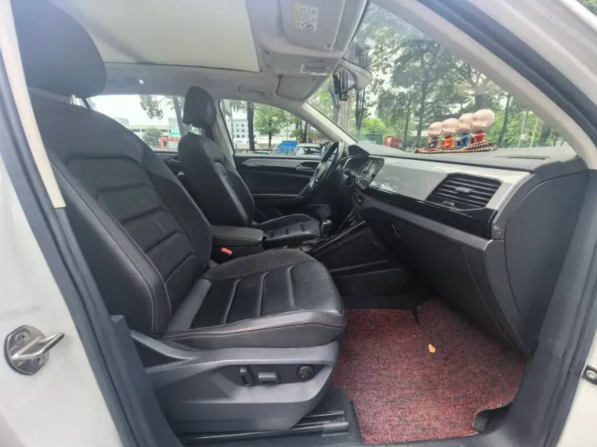 2019 Jeep Cherokee 2.0T 234HP L4 9AT,autocango,china used car exporter,china ev exporter,chinese used car exporter,chinese used ev exporter