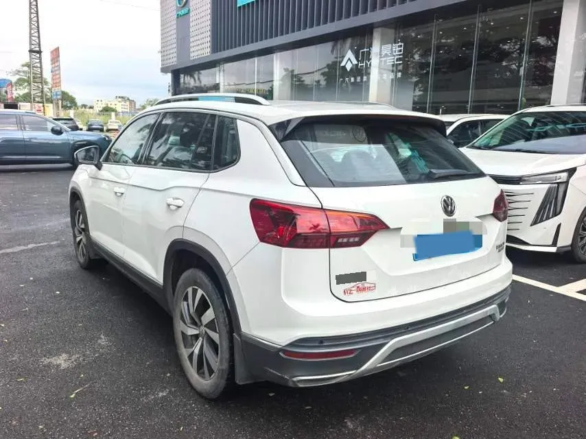 2019 Jeep Cherokee 2.0T 234HP L4 9AT,autocango,china used car exporter,china ev exporter,chinese used car exporter,chinese used ev exporter