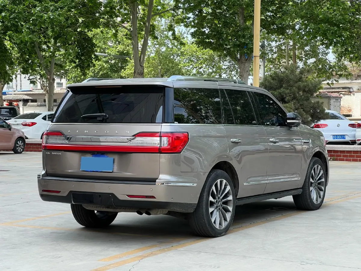 2018 Lincoln Navigator 3.5T 415HP V6 10AT,autocango,china used car exporter,china ev exporter,chinese used car exporter,chinese used ev exporter