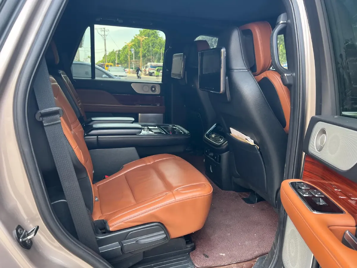 2018 Lincoln Navigator 3.5T 415HP V6 10AT,autocango,china used car exporter,china ev exporter,chinese used car exporter,chinese used ev exporter