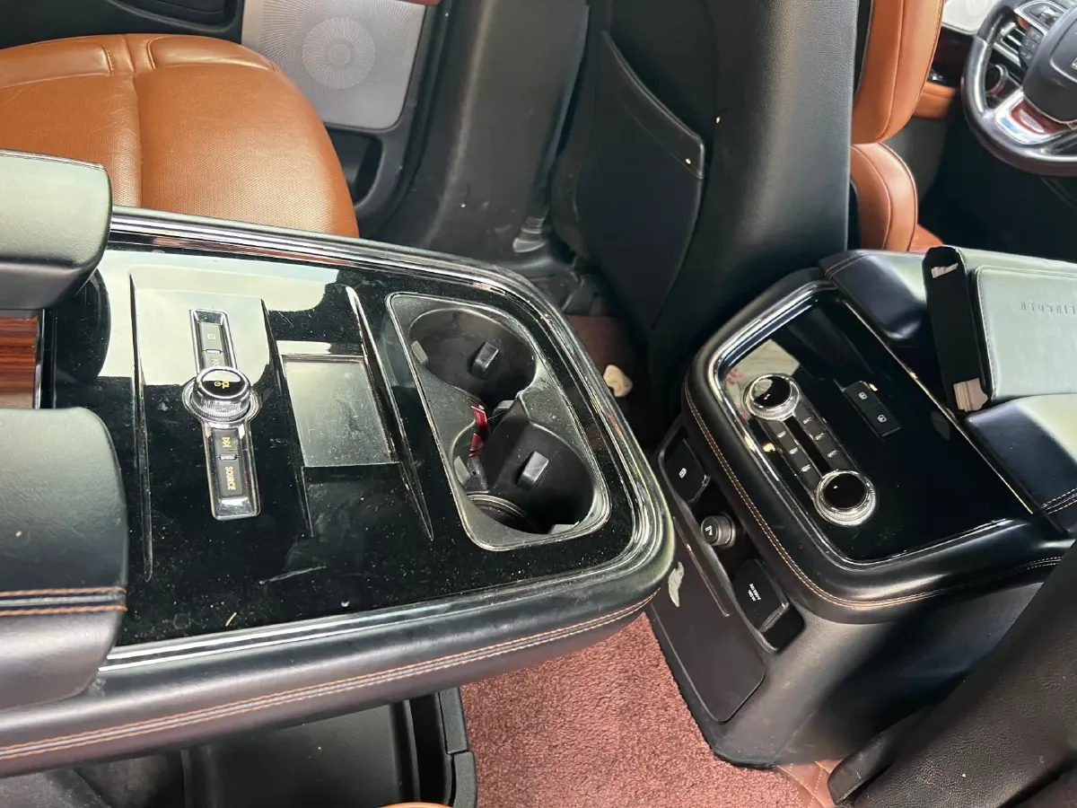 2018 Lincoln Navigator 3.5T 415HP V6 10AT,autocango,china used car exporter,china ev exporter,chinese used car exporter,chinese used ev exporter