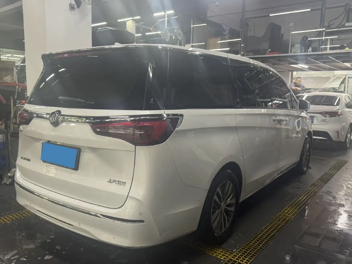 2022 Buick GL8 2.0T 237HP L4 9AT,autocango,china used car exporter,china ev exporter,chinese used car exporter,chinese used ev exporter