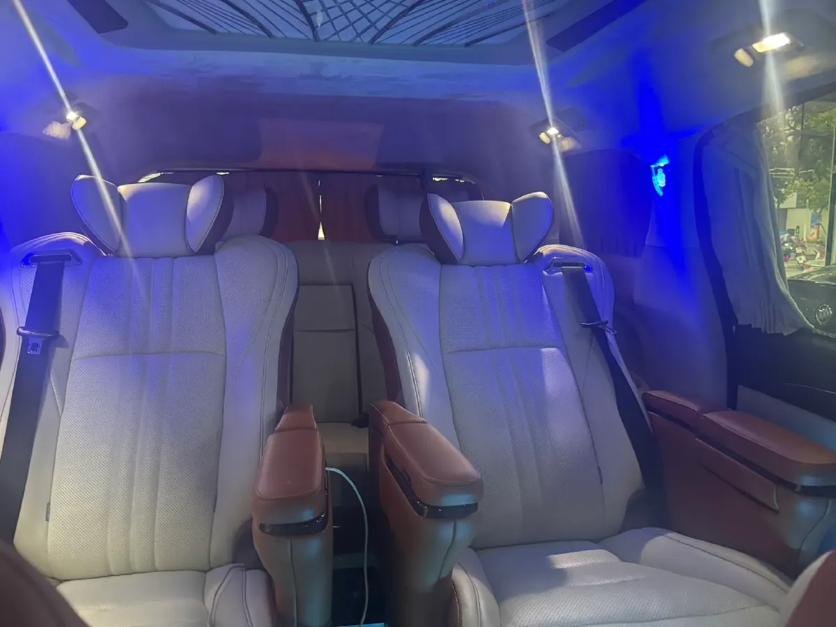 2022 Buick GL8 2.0T 237HP L4 9AT,autocango,china used car exporter,china ev exporter,chinese used car exporter,chinese used ev exporter