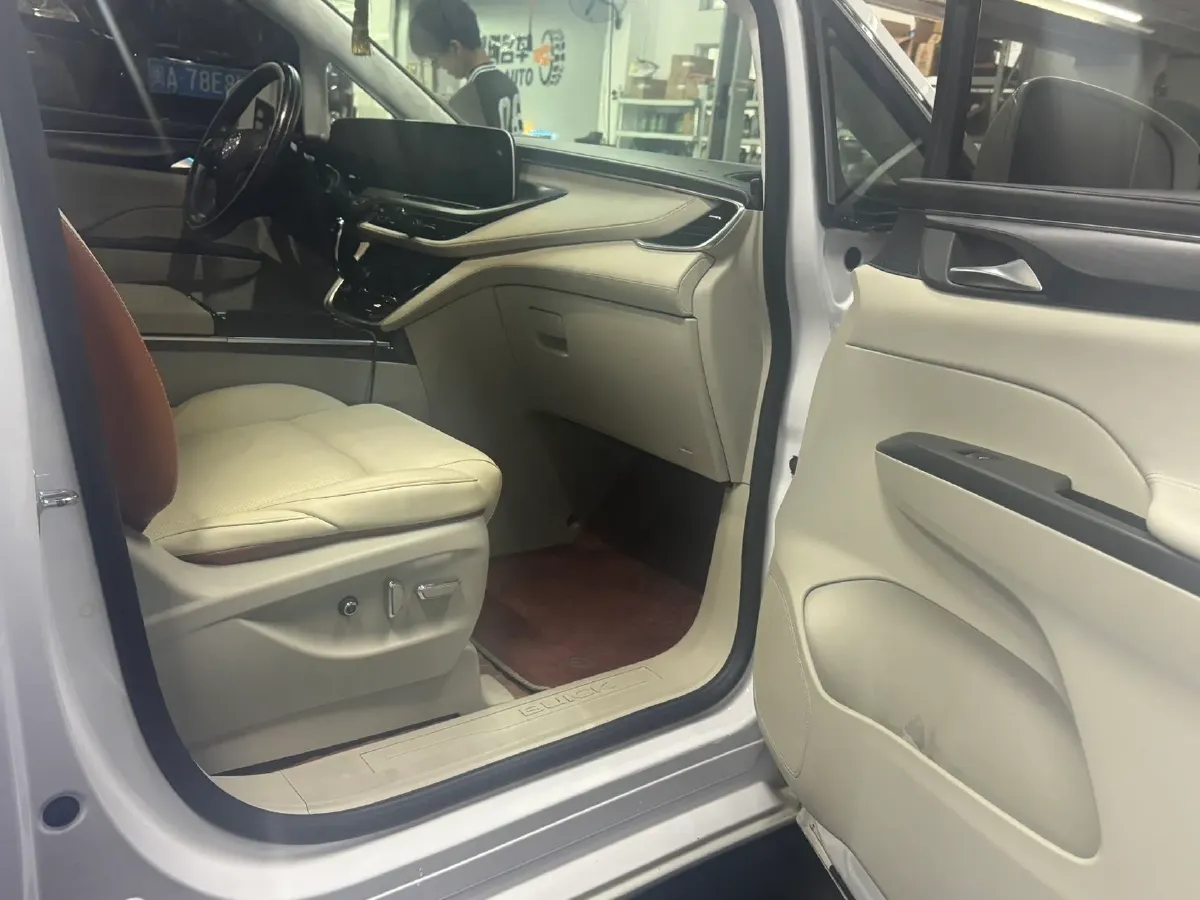 2022 Buick GL8 2.0T 237HP L4 9AT,autocango,china used car exporter,china ev exporter,chinese used car exporter,chinese used ev exporter