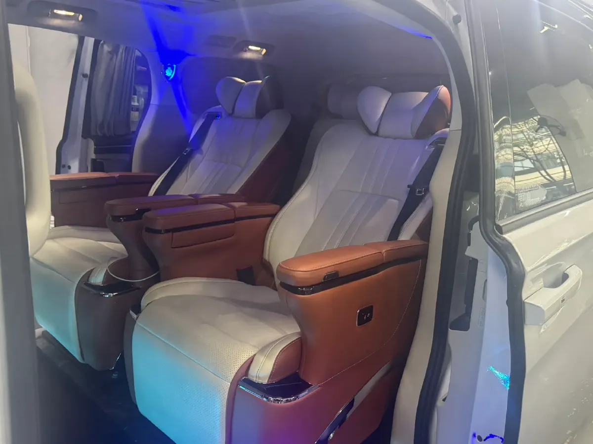 2022 Buick GL8 2.0T 237HP L4 9AT,autocango,china used car exporter,china ev exporter,chinese used car exporter,chinese used ev exporter