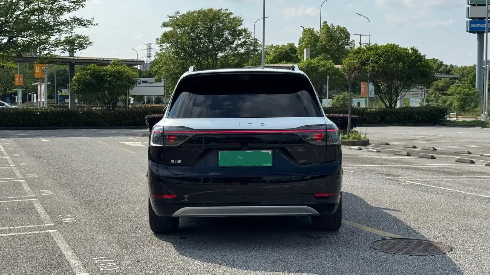 2025 AITO AITO M9 REEV 160HP REEV 52KWH,autocango,china used car exporter,china ev exporter,chinese used car exporter,chinese used ev exporter