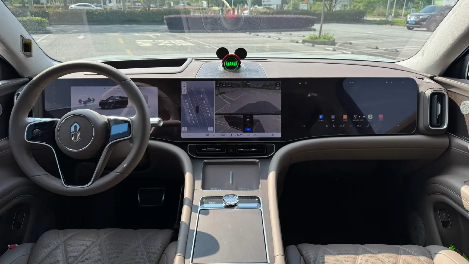 2025 AITO AITO M9 REEV 160HP REEV 52KWH,autocango,china used car exporter,china ev exporter,chinese used car exporter,chinese used ev exporter