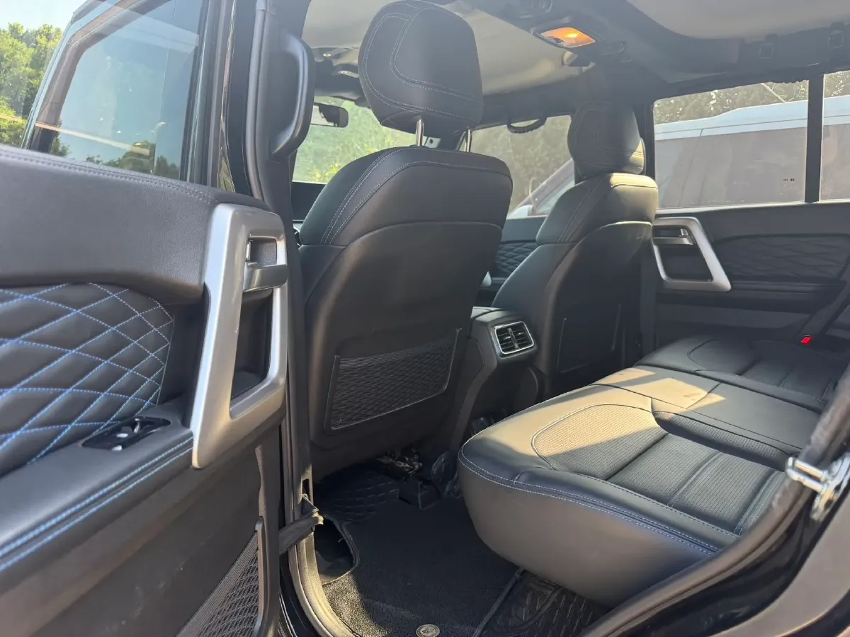 2024 Beijing BJ40 2.0T 224HP L4 8AT,autocango,china used car exporter,china ev exporter,chinese used car exporter,chinese used ev exporter