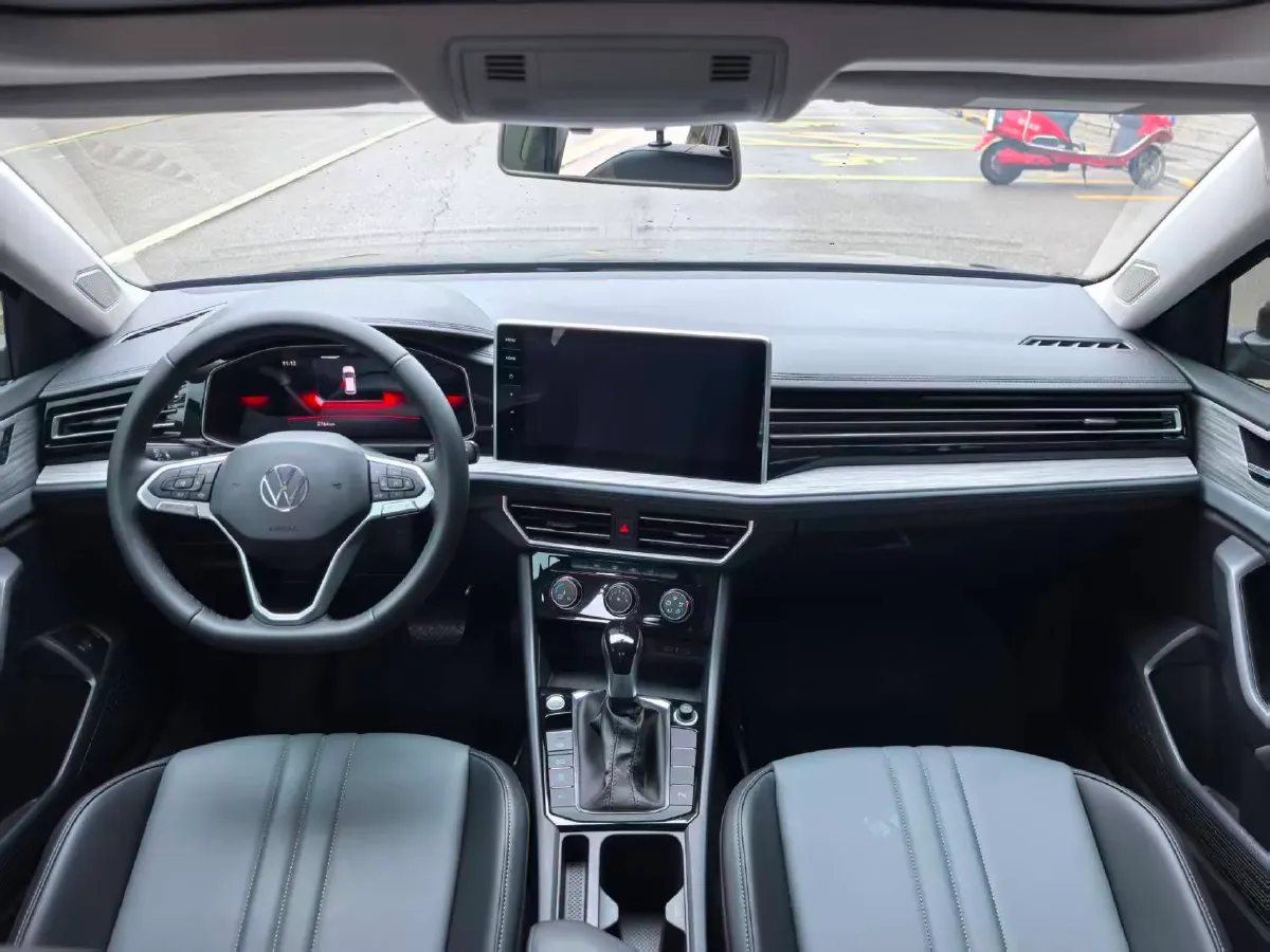 2025 Volkswagen Sagitar 1.5T 160HP L4 7DCT,autocango,china used car exporter,china ev exporter,chinese used car exporter,chinese used ev exporter