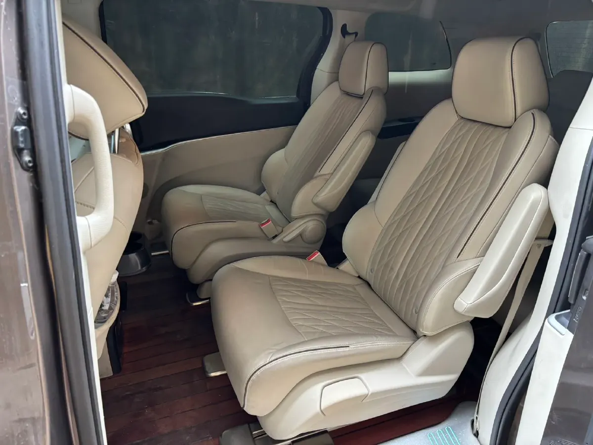 2022 Buick GL8 2.0T 237HP L4 9AT,autocango,china used car exporter,china ev exporter,chinese used car exporter,chinese used ev exporter