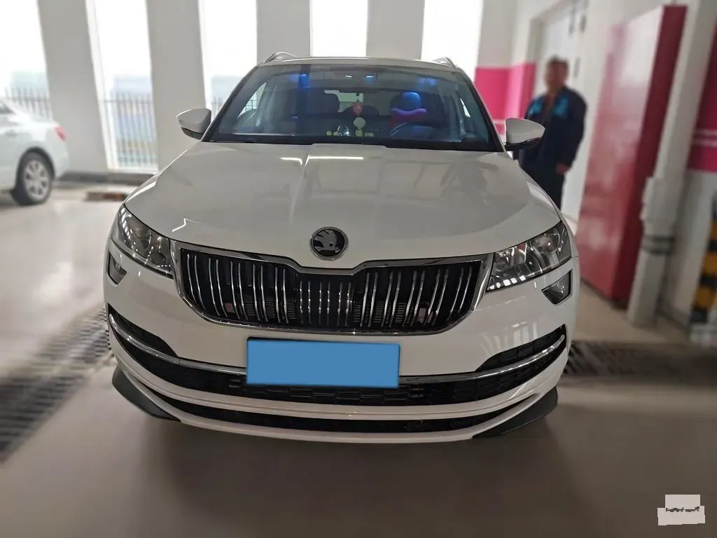 2024 Skoda Karoq 1.4T 150HP L4 7DCT,autocango,china used car exporter,china ev exporter,chinese used car exporter,chinese used ev exporter