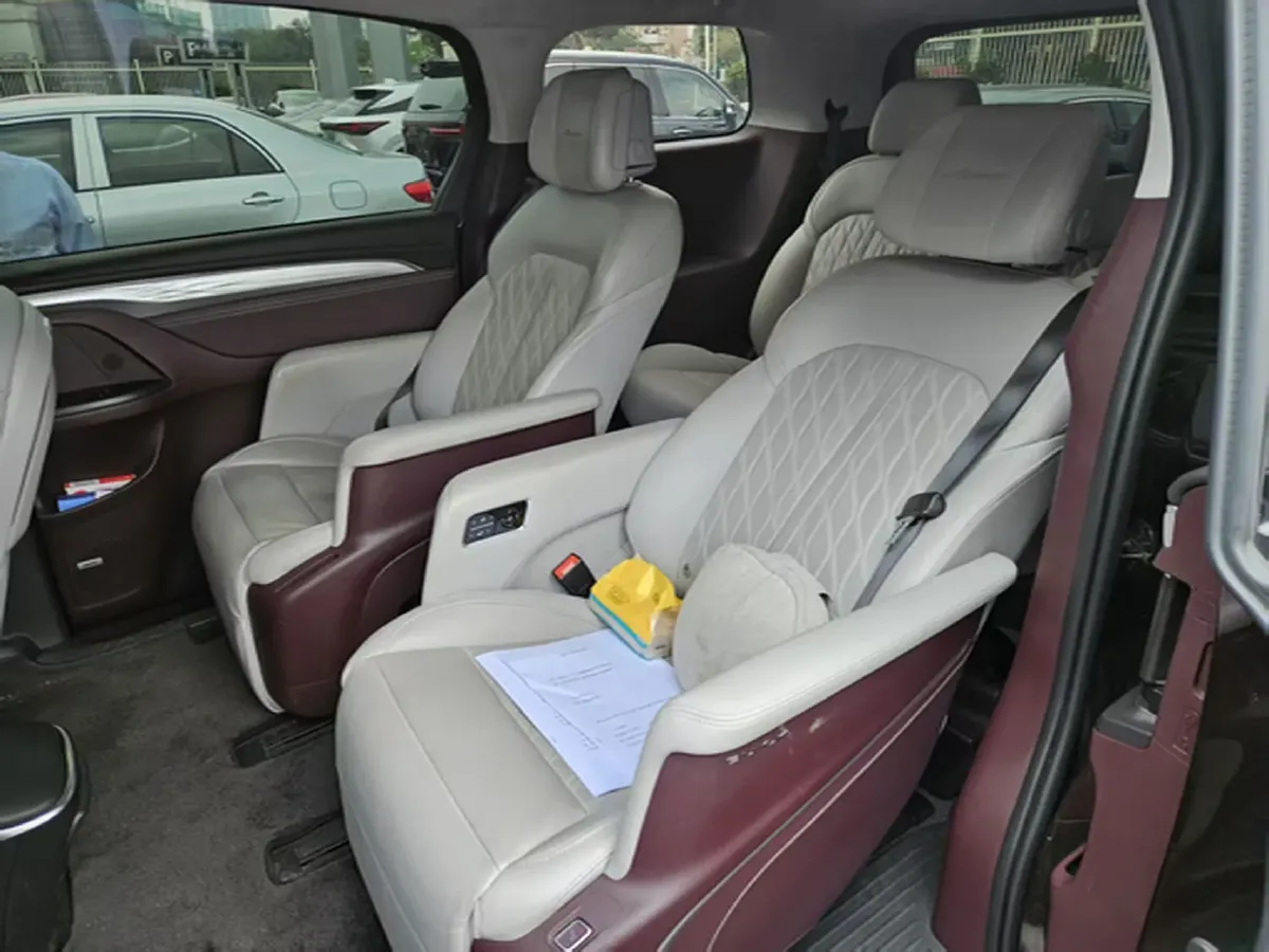 2022 Buick GL8 2.0T 237HP L4 9AT,autocango,china used car exporter,china ev exporter,chinese used car exporter,chinese used ev exporter
