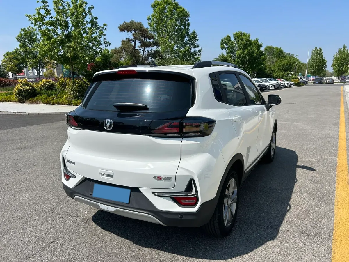 2021 ChangAn CS15 1.5L 107HP L4 5DCT,autocango,china used car exporter,china ev exporter,chinese used car exporter,chinese used ev exporter