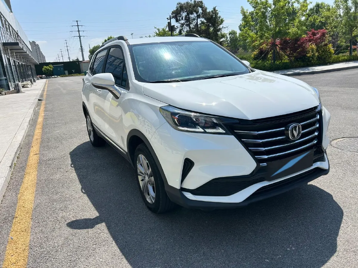 2021 ChangAn CS15 1.5L 107HP L4 5DCT,autocango,china used car exporter,china ev exporter,chinese used car exporter,chinese used ev exporter