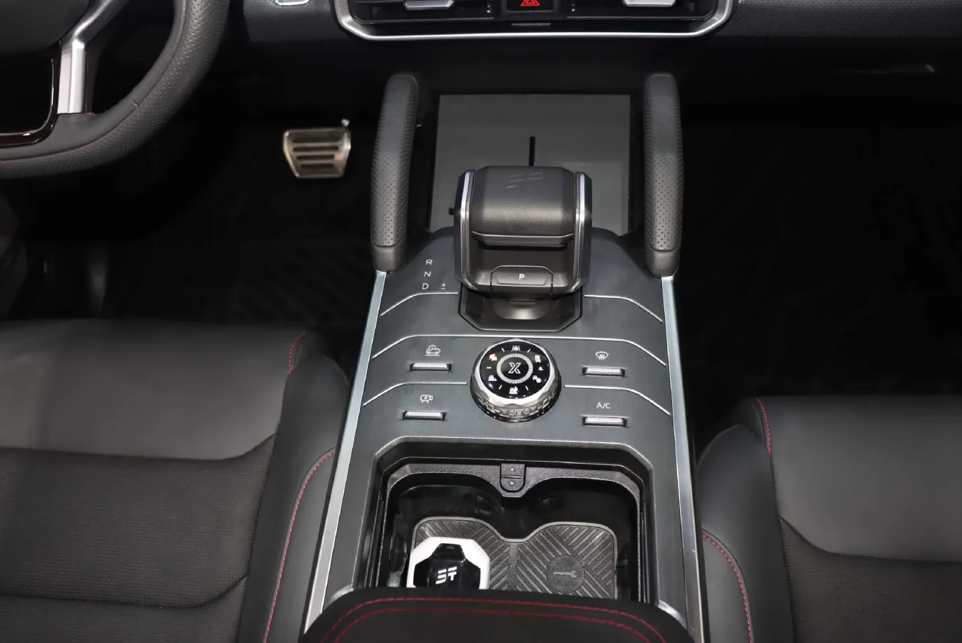 2023 Jetour Traveller 2.0T 254HP L4 7DCT,autocango,china used car exporter,china ev exporter,chinese used car exporter,chinese used ev exporter