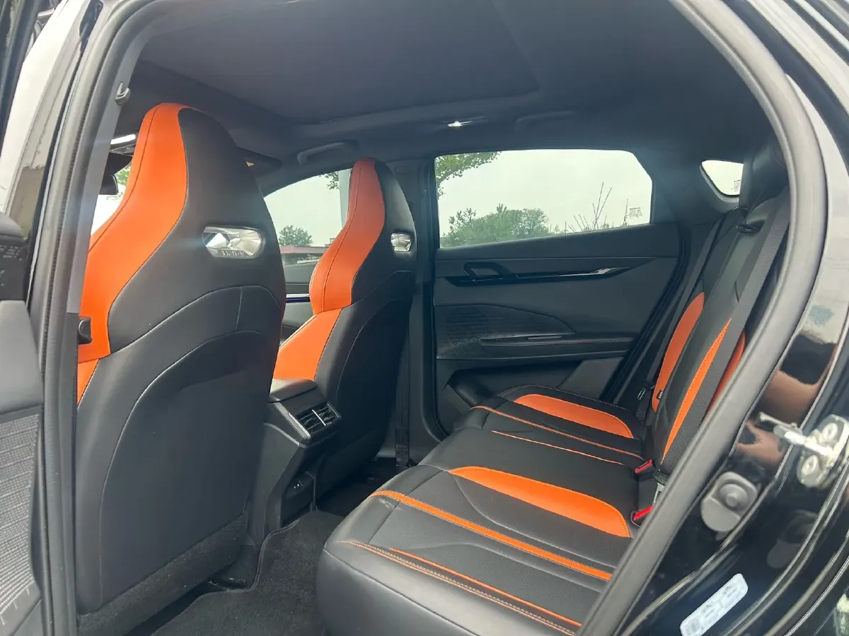 2024 ChangAn UNI-V 1.5T 188HP L4 7DCT,autocango,china used car exporter,china ev exporter,chinese used car exporter,chinese used ev exporter