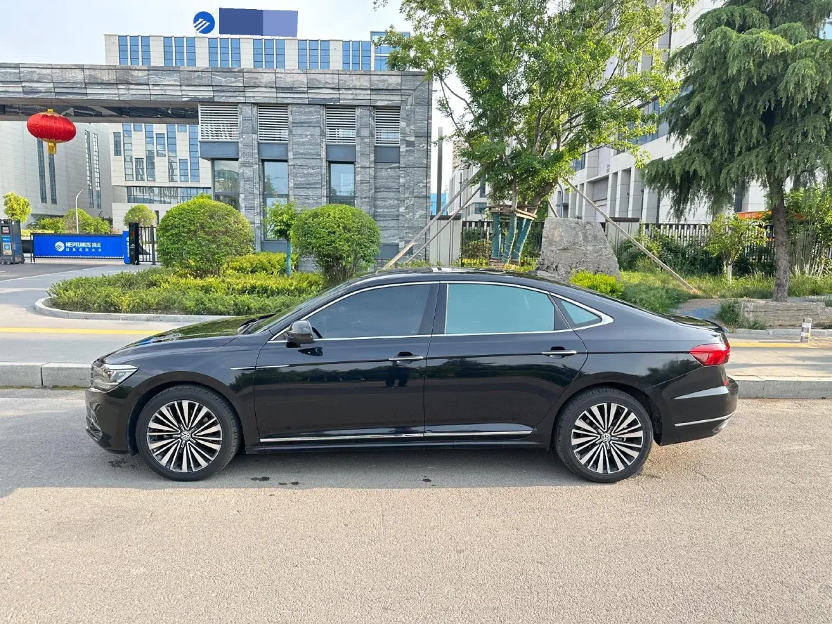 2021 Volkswagen Passat 2.0T 186HP L4 7DCT,autocango,china used car exporter,china ev exporter,chinese used car exporter,chinese used ev exporter