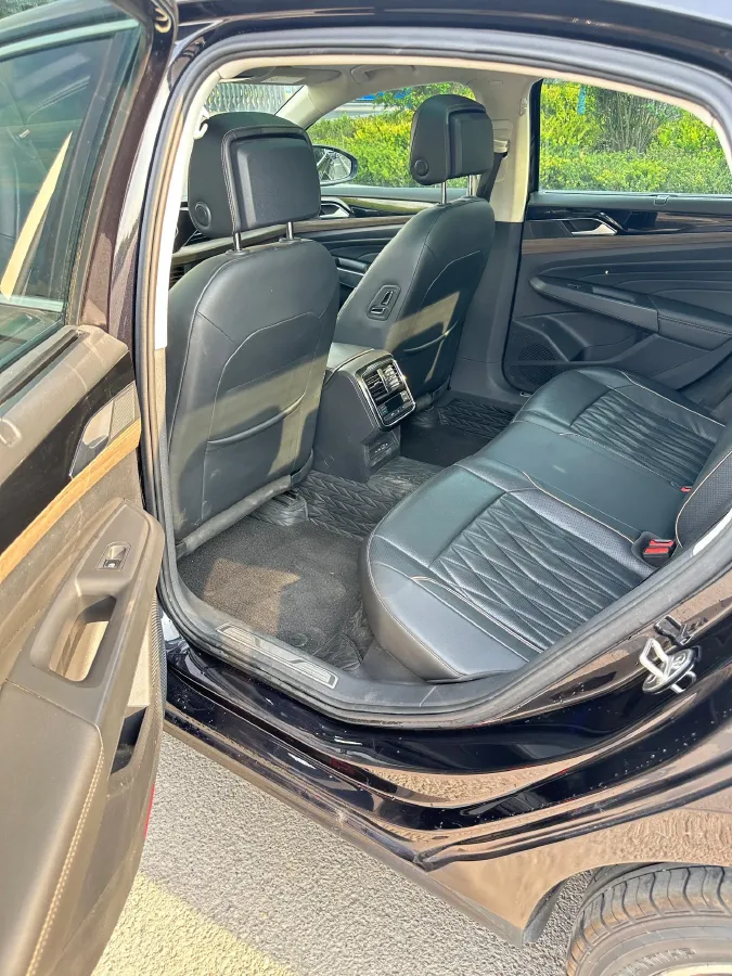 2021 Volkswagen Passat 2.0T 186HP L4 7DCT,autocango,china used car exporter,china ev exporter,chinese used car exporter,chinese used ev exporter