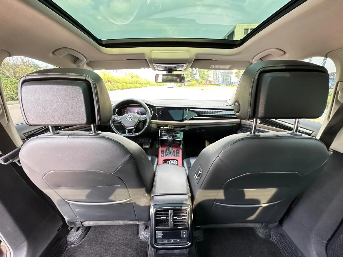 2021 Volkswagen Passat 2.0T 186HP L4 7DCT,autocango,china used car exporter,china ev exporter,chinese used car exporter,chinese used ev exporter