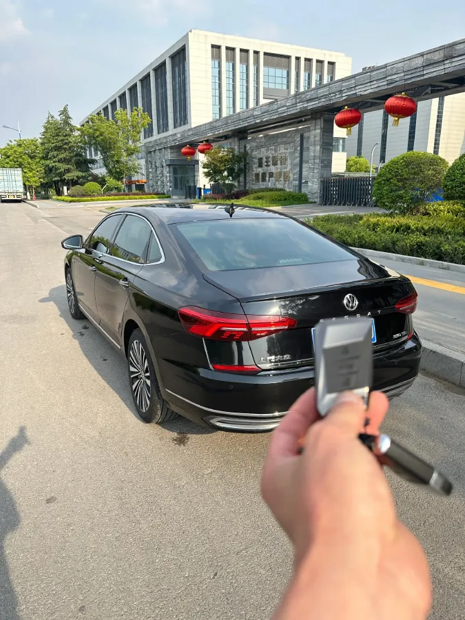 2021 Volkswagen Passat 2.0T 186HP L4 7DCT,autocango,china used car exporter,china ev exporter,chinese used car exporter,chinese used ev exporter