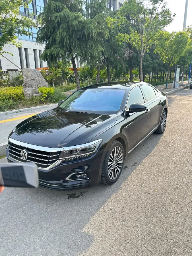 2021 Volkswagen Passat 2.0T 186HP L4 7DCT,autocango,china used car exporter,china ev exporter,chinese used car exporter,chinese used ev exporter