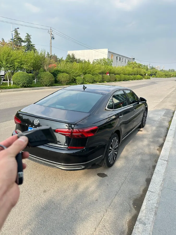 2021 Volkswagen Passat 2.0T 186HP L4 7DCT,autocango,china used car exporter,china ev exporter,chinese used car exporter,chinese used ev exporter