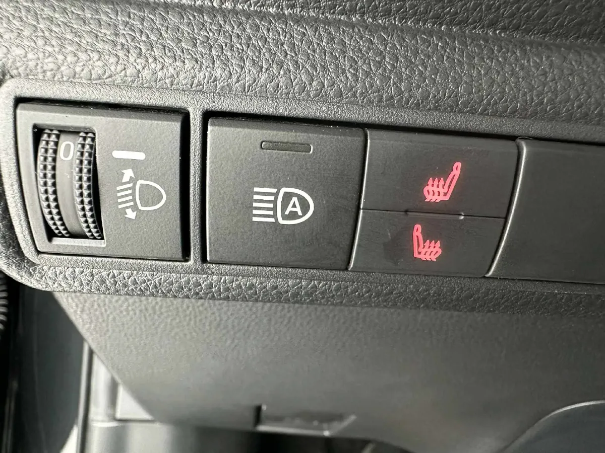 2021 Toyota Corolla 1.2T 116HP L4 CVT,autocango,china used car exporter,china ev exporter,chinese used car exporter,chinese used ev exporter