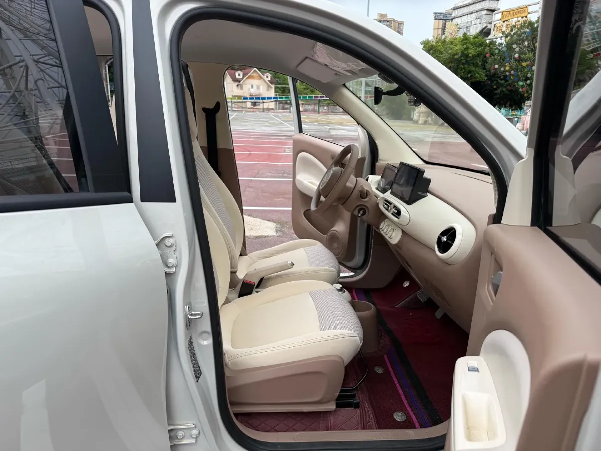 2025 WuLing HongGuang MINI EV BEV 16.2KWH,autocango,china used car exporter,china ev exporter,chinese used car exporter,chinese used ev exporter