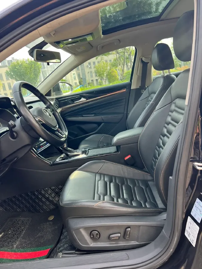 2020 Volkswagen Passat 2.0T 186HP L4 7DCT,autocango,china used car exporter,china ev exporter,chinese used car exporter,chinese used ev exporter