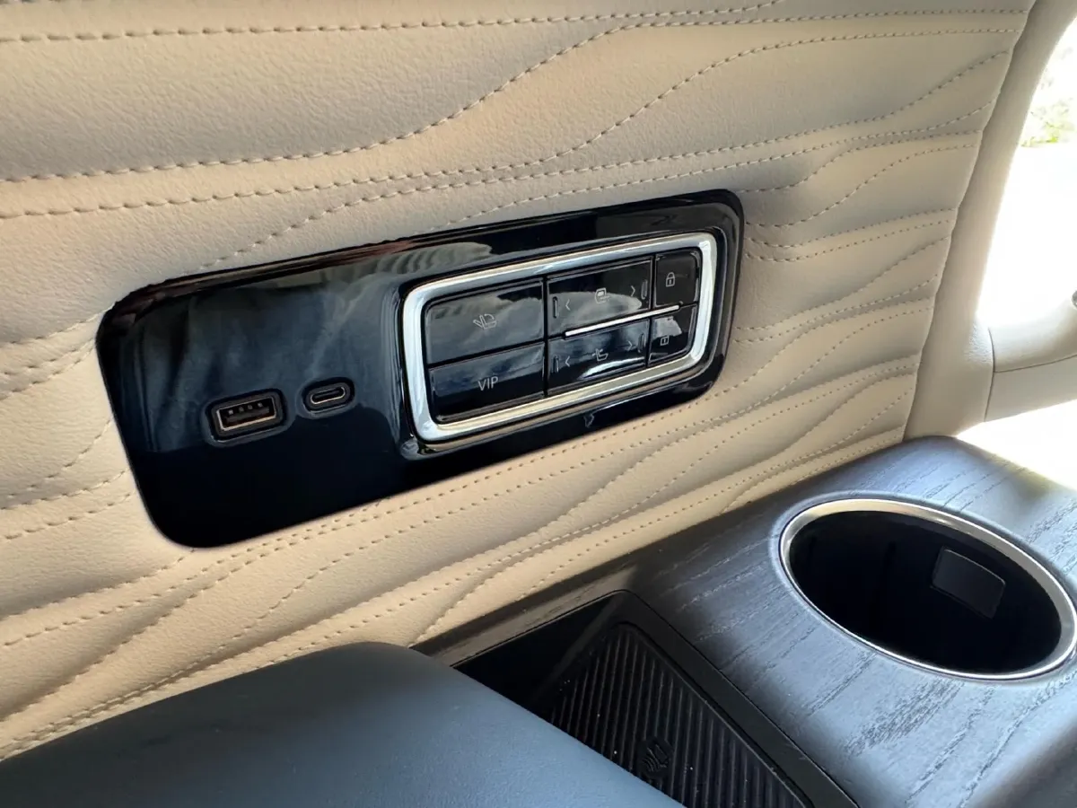 2023 Buick Century 2.0T 237HP L4 9AT,autocango,china used car exporter,china ev exporter,chinese used car exporter,chinese used ev exporter