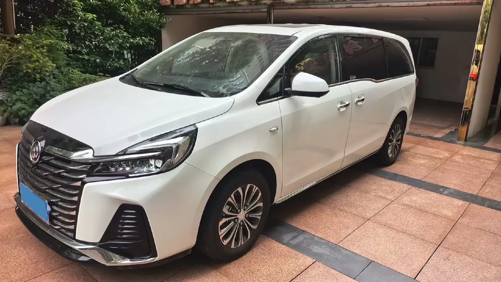 2023 Buick GL8 2.0T 237HP L4 9AT,autocango,china used car exporter,china ev exporter,chinese used car exporter,chinese used ev exporter