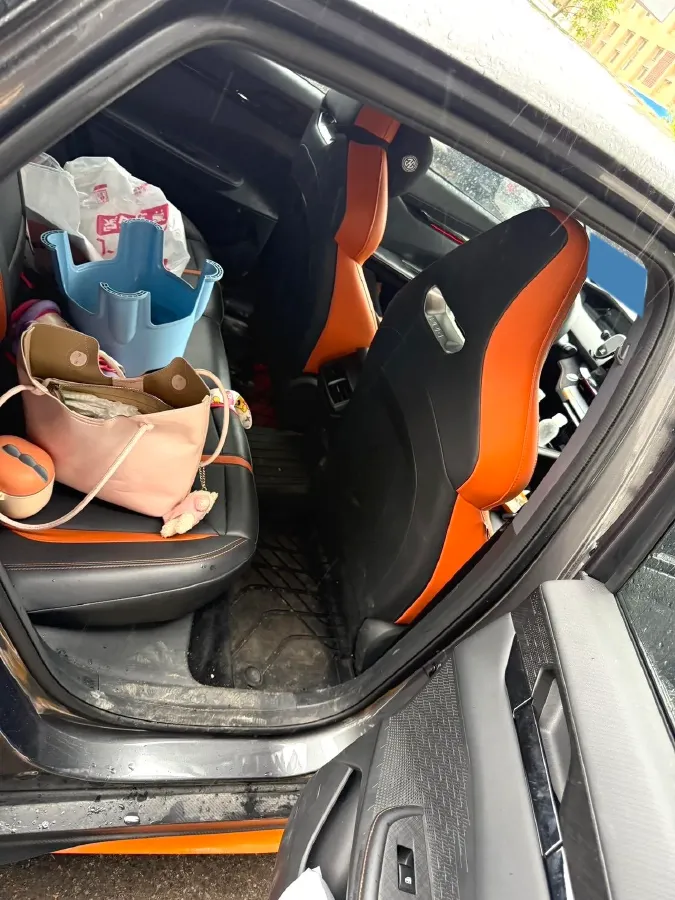 2025 ChangAn UNI-V 1.5T 192HP L4 7DCT,autocango,china used car exporter,china ev exporter,chinese used car exporter,chinese used ev exporter