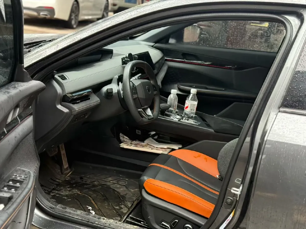 2025 ChangAn UNI-V 1.5T 192HP L4 7DCT,autocango,china used car exporter,china ev exporter,chinese used car exporter,chinese used ev exporter