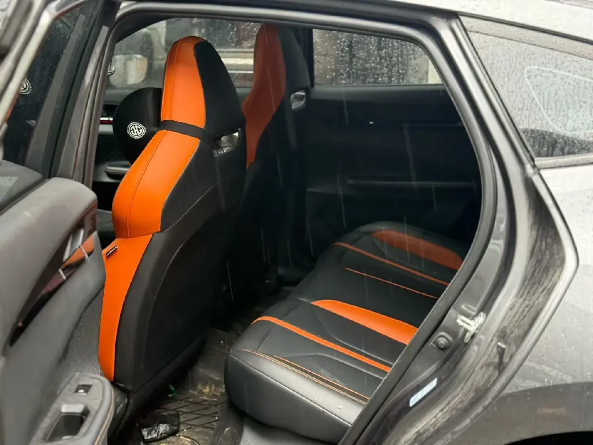 2025 ChangAn UNI-V 1.5T 192HP L4 7DCT,autocango,china used car exporter,china ev exporter,chinese used car exporter,chinese used ev exporter